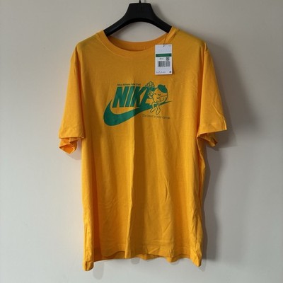 Nike Athletic Arts Club Grafik T-Shirt XL gelb grün neu mit Etikett Basketball Freizeit