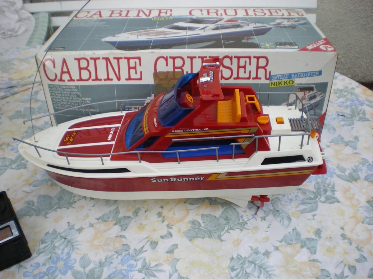 Lot D'axes, Hélices, Gouvernails Et Antennes Pour Bateaux RC - Modélisme