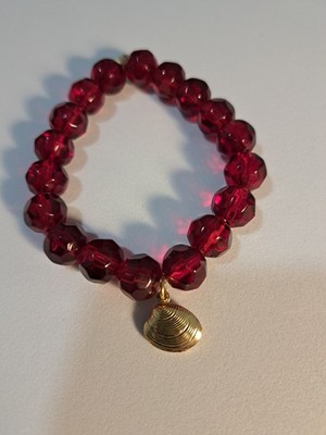 Handarmbänder Perlen zum Schutz, Glück und Glück. Roter Kristall.