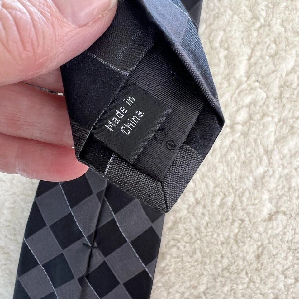 Corbata para hombre Calvin Klein a cuadros negra formal moderna Foto 3 de 4