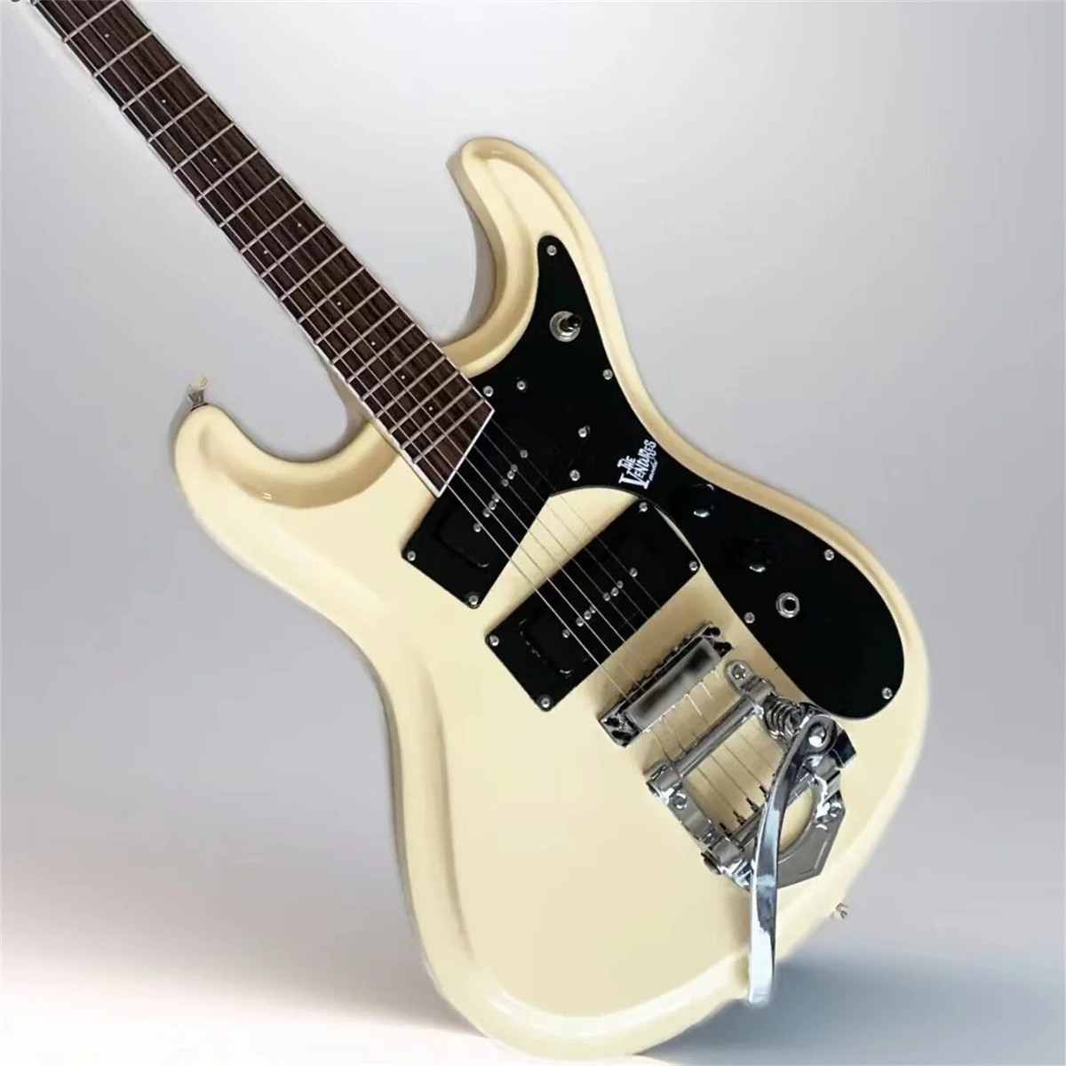 Mosrite The Ventures model美品 Custom Made Mosrite The Ventures Model Pearl White Electric