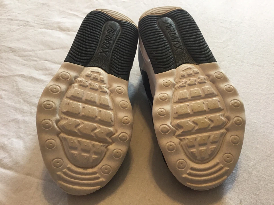 Lote de 5 pares de zapatillas/sandalias Nike, Toms, Hurley, Koala niños 10t y 10,5c Foto 4 de 4