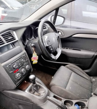 Citroen C4 VTR+ 2012 1.6 DIESEL BREAKING SPARE CAR PARTS  (RANDOM WHEEL BOLT)