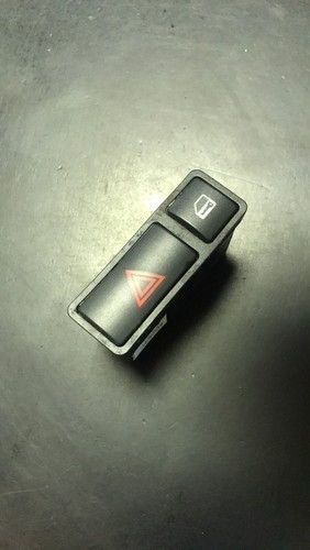 BMW X5 E53 2001 Warnblinkschalter 8368920