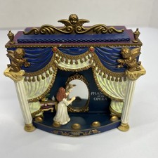 Carlton Cards Heirloom Phantom Of The Opera Musical Ornament Music Lights 2000