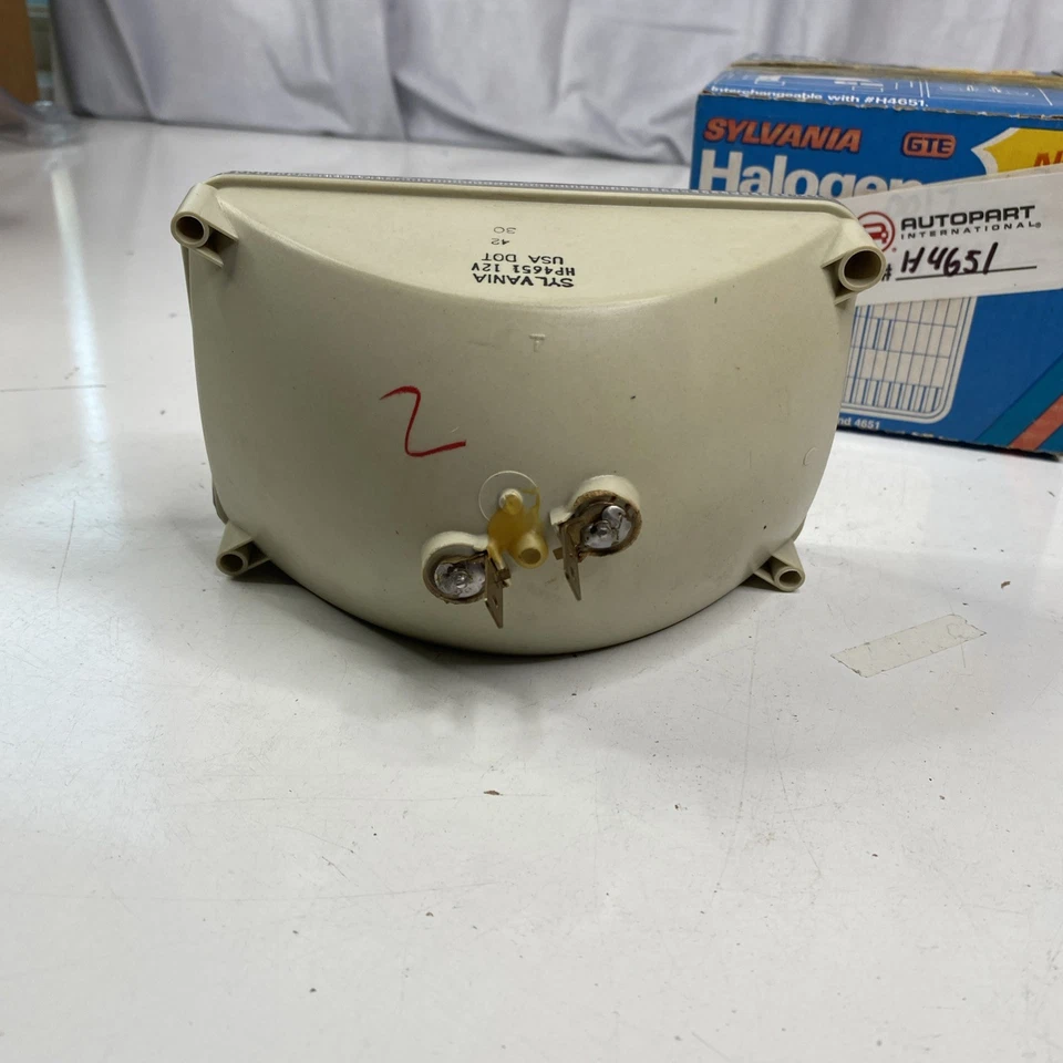 NEW SYLVANIA H4651 or 4651 Halogen Headlight Bulb LAMP Unit - Image 2 of 4