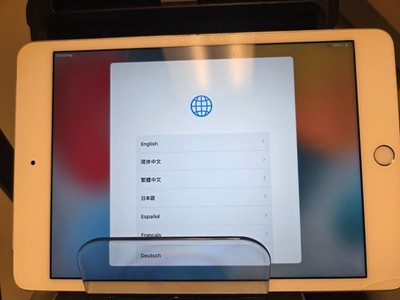 Apple iPad (4th Generation) A1458 16 GB, Wi-Fi, 9.7 in - White