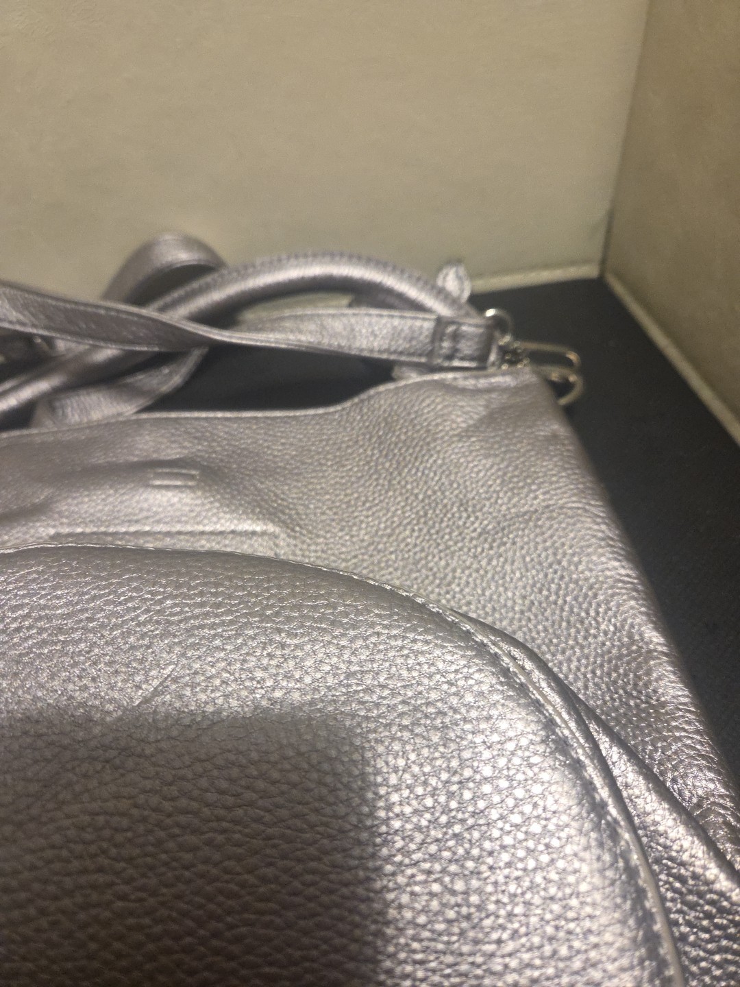 DANIELLE NICOLE  looney tunes bugs bunny purse - image 10