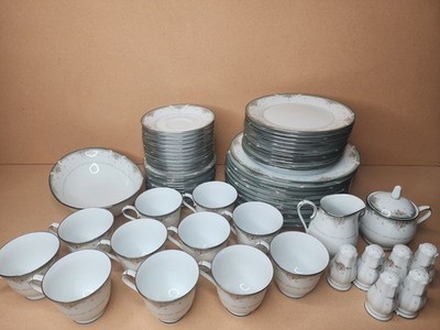 Noritake Greenbrier 11 5 Piece Place Settings, 3 Salt & Pepper Shakers, 1 Bowl..