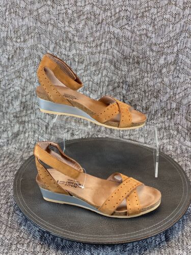 Naot Wand 5032 Sandal Women's Size 39 Amber Wedge - Picture 3 of 7