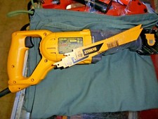 DEWALT V.S. RECIPROCATING SAW     MODEL: DWE304