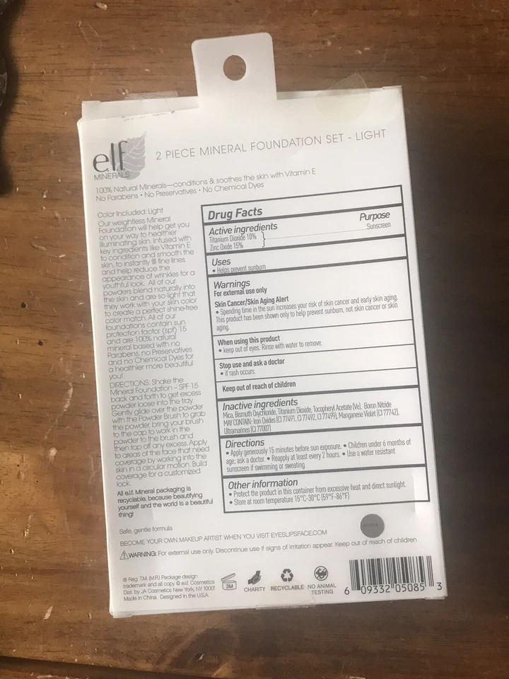 New ELF Mineral Must Haves 2 Piece Foundation Set Light Powder Brush - Image 2 of 2