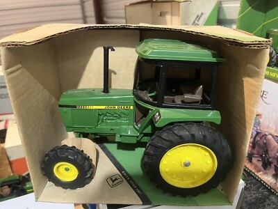Ertl John Deere Utility Tractor #501 1/16 Scale In Box | eBay