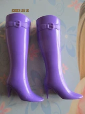 BARBIE DOLL / PAIR OF SHOES: BOOTS, PUMPS ....... (1058)