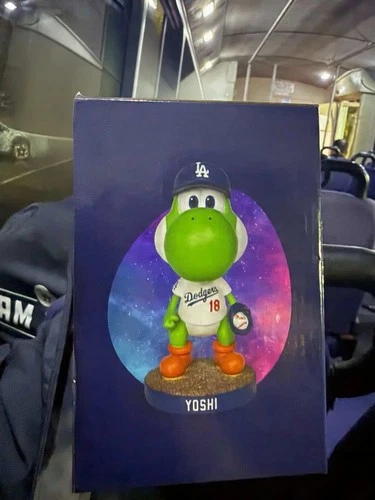⚾️🧢 2026 Yoshi Los Angeles Dodgers Super Mario Bobblehead 3/31/26 SGA