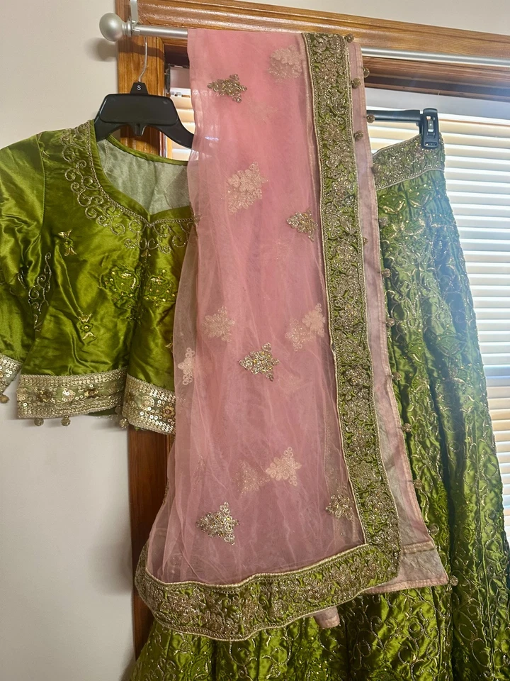 Salwar Kameez Foto 3 de 4