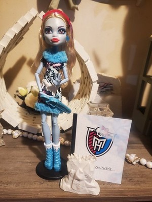 Original Monster High Art Class Abbey Bominable 