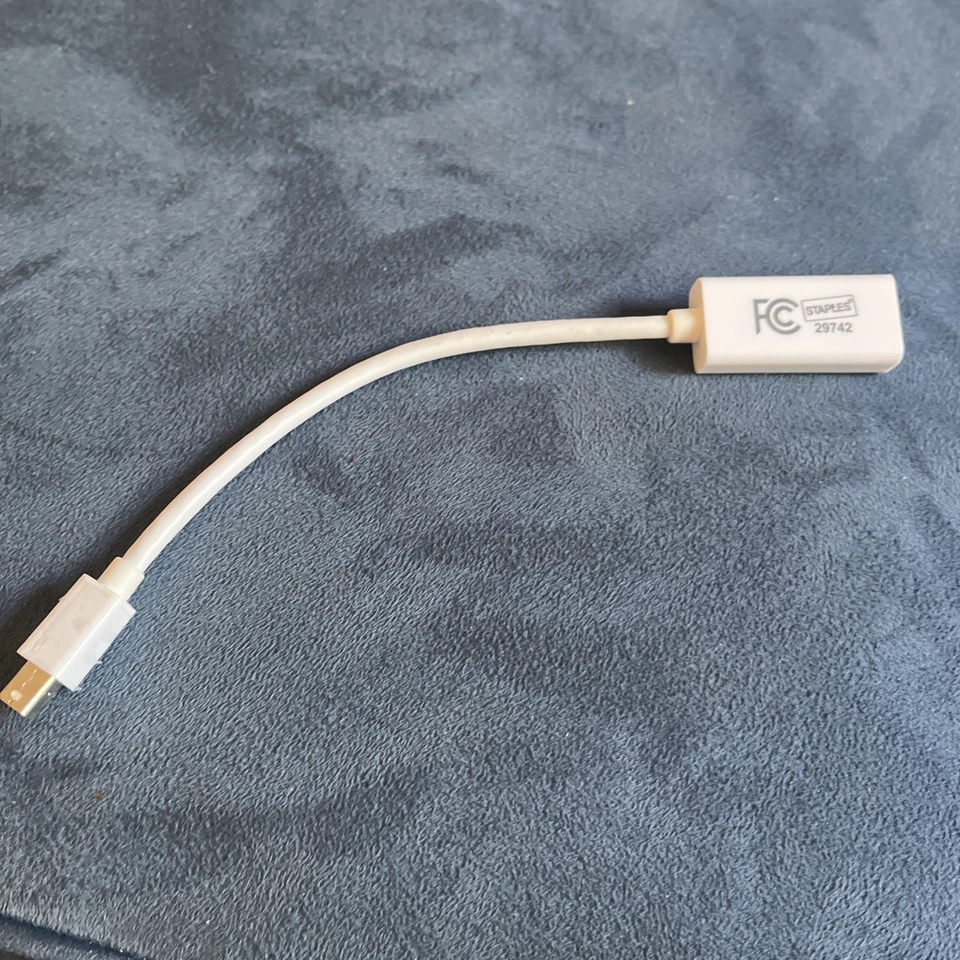 Staples Mini Display Port to HDMI Adapter. Video Cable. - Image 3 of 4