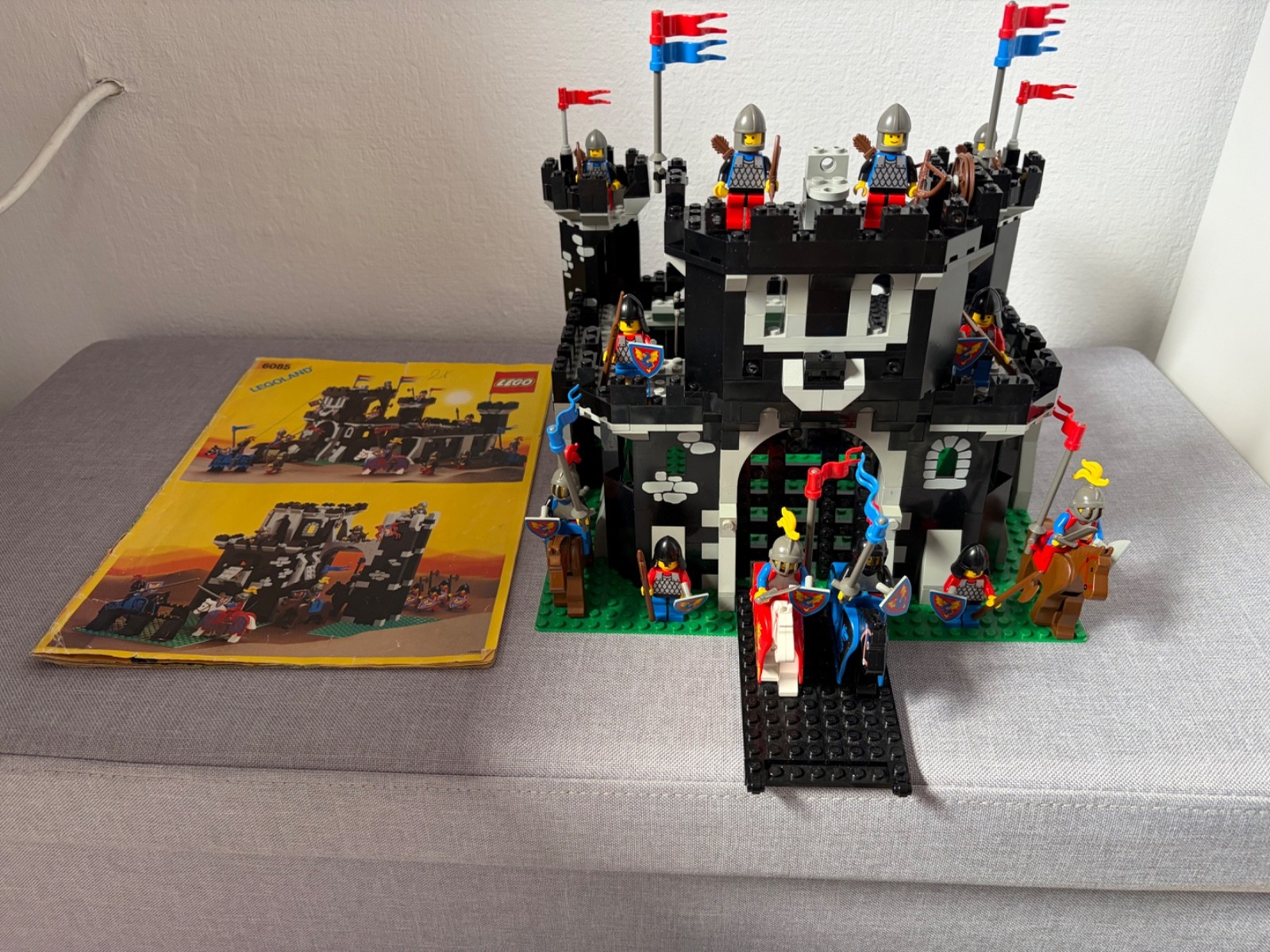 LEGO Castle: Black Monarch's Castle (6085)
