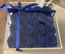 Glamour Boutique 16-Piece Forever Rose Acrylic White Gift Box - Preserved Roses