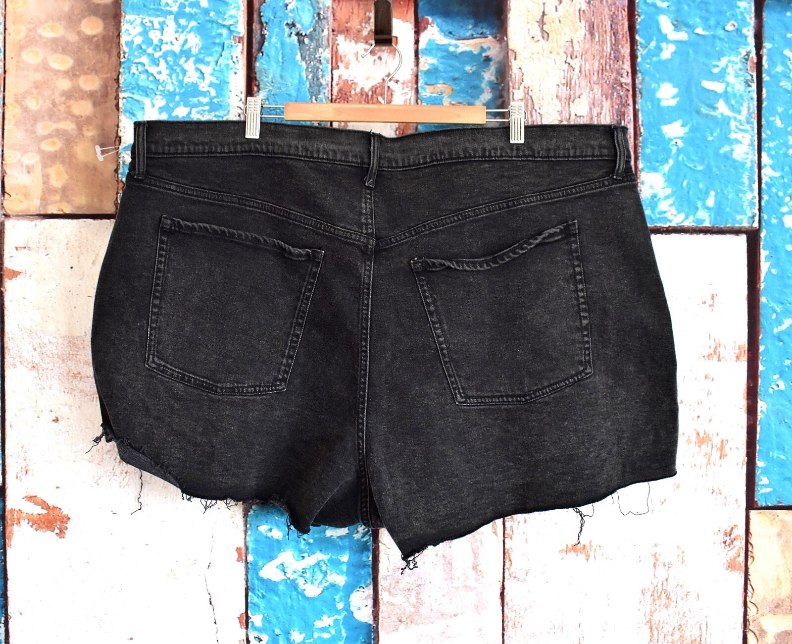 Women's Old Navy Higher High-Waisted Button-Fly Sky-Hi A-Line Black Cut-Off Jean