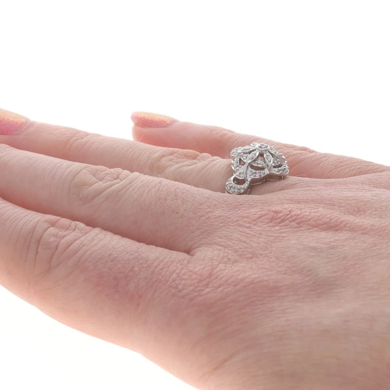 Anillo con racimo floral de diamantes de oro blanco - 14 k único .15 ctw Foto 4 de 4