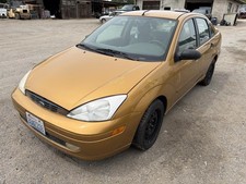 Passenger Headlight Excluding Svt Without 4 Hid Bulbs Fits 00-02 Focus 1514611