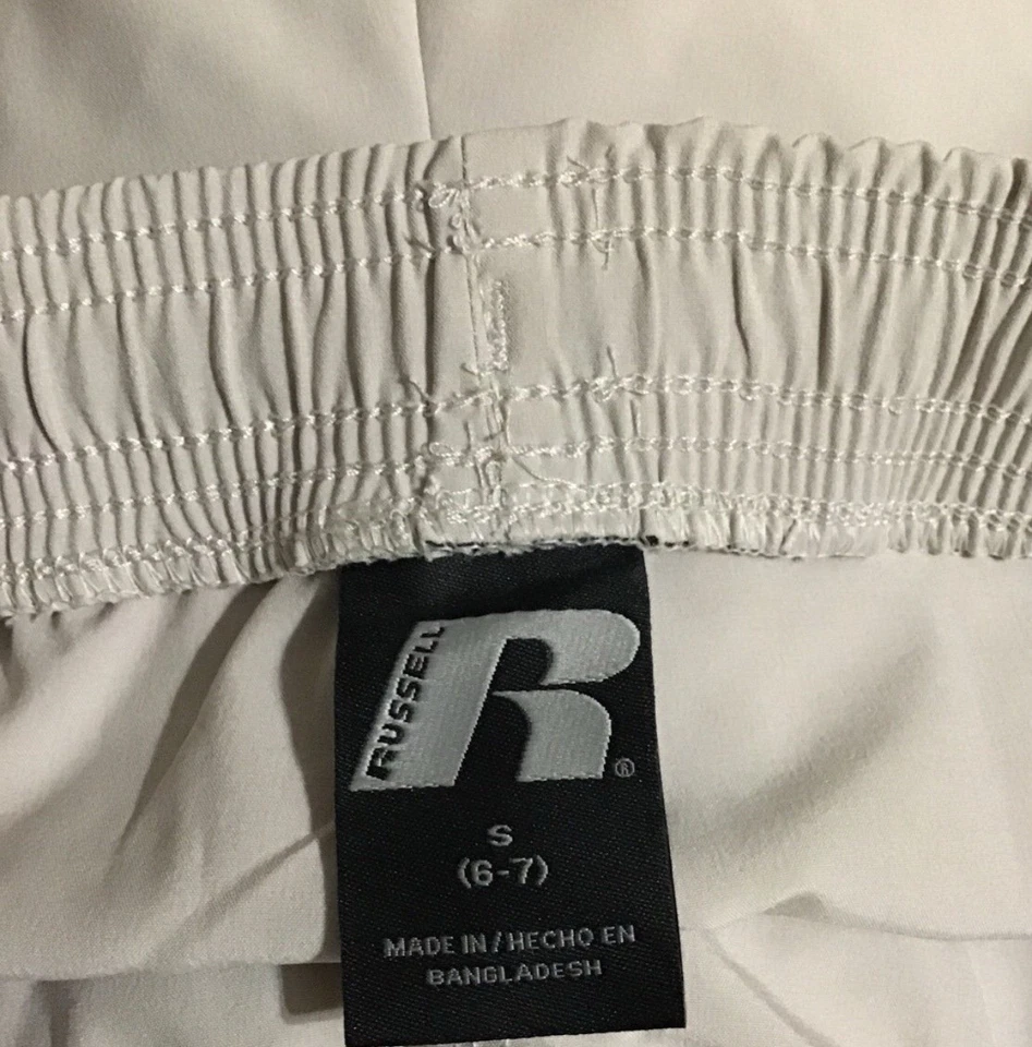 Shorts Russell Dri-Power 360 Wicks Sweat Cargo meninos jovens P (6-7) cinza - Imagem 4 de 4