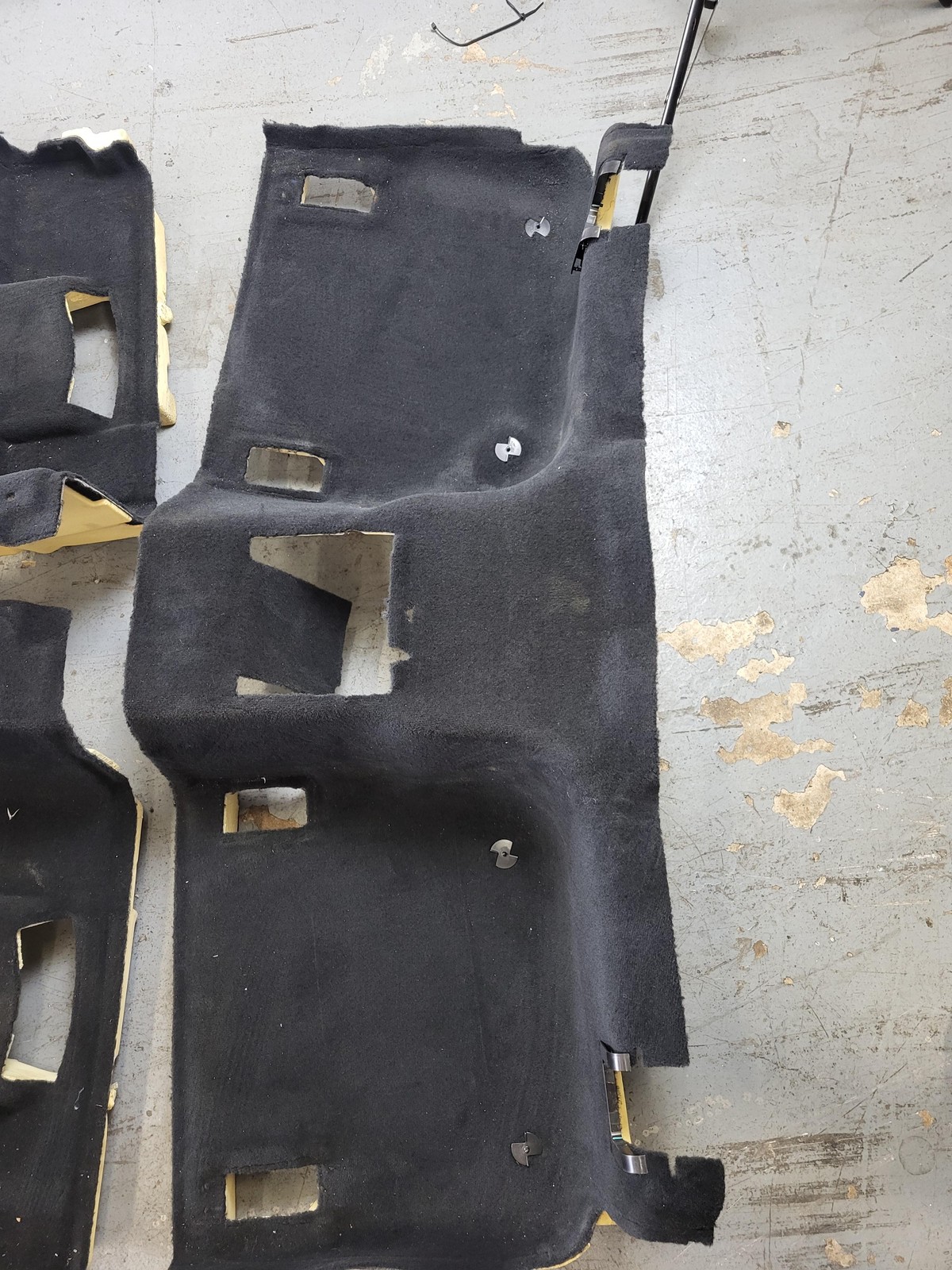 Used Oem Maserati Left & Right Front & Rear Floor Carpet for 2014-2019 Ghibli