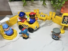 Fisher Price  Little People Construction Drafting Table Helicopter Taxi Fence