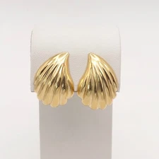 14k Gold Clam Oyster Shell Stud Earrings
