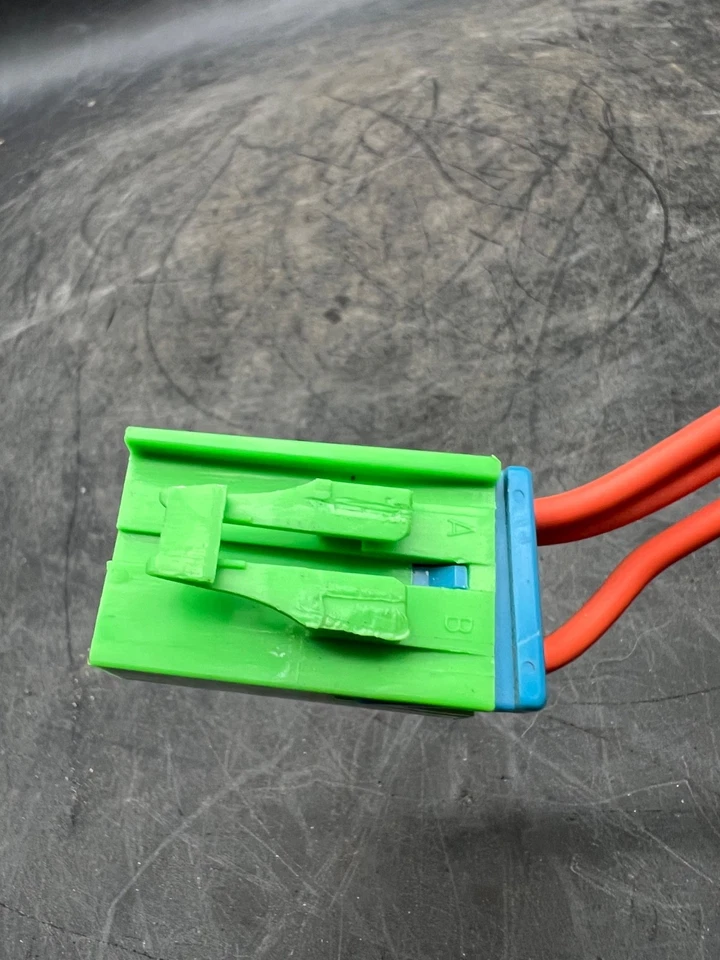 Saturn Vue 2006-2007 3,5 L OEM motor caja de fusibles conjunto coleta arnés de cableado Foto 4 de 4