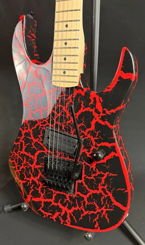 B.C. Rich Gunslinger Retro II Electric Guitar Red Crackle Finish - Image 4 of 4