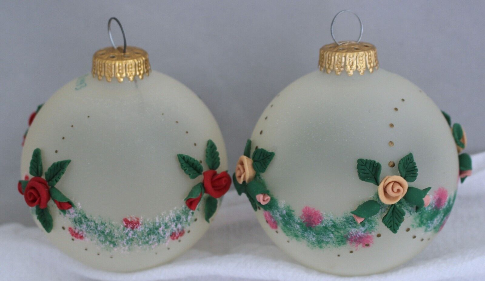 2 Useful Uniques, Inc Collectors Series Handcrafted Christmas Tree Ornaments