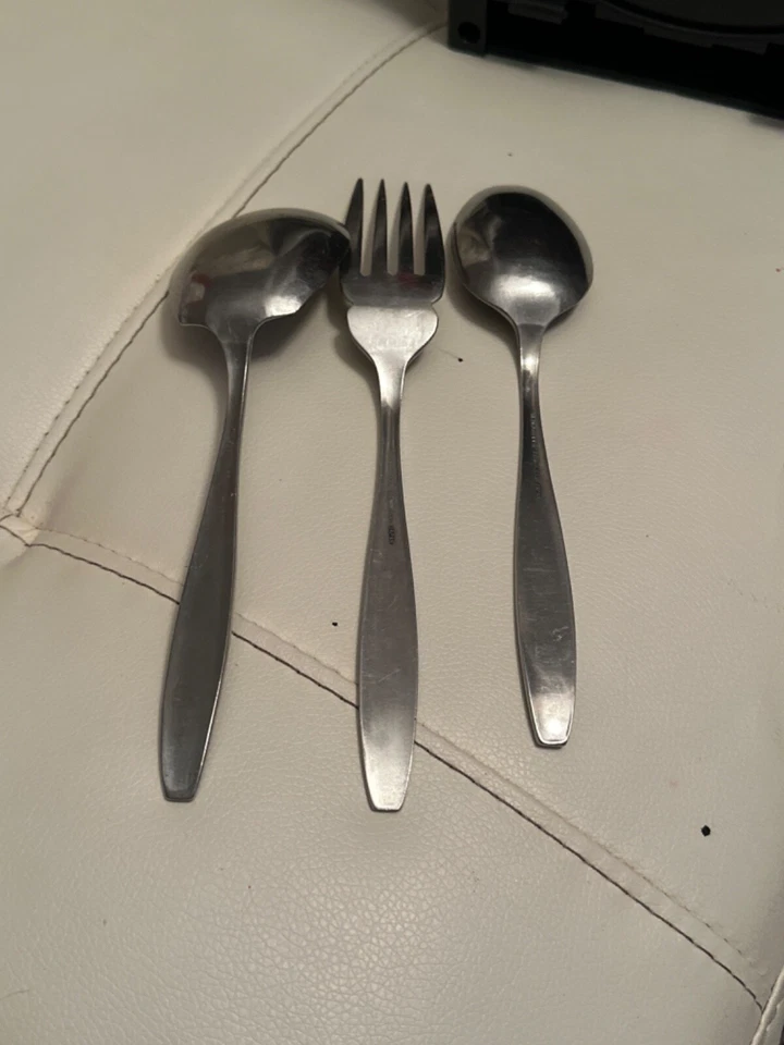 Silhouette cena servir 1 tenedor 2 cucharas cubiertos de acero inoxidable Foto 2 de 3