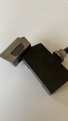 Aloris AXA-8 with Aloris P-10 HS 60° HS Blade Quick Change Threading Holder