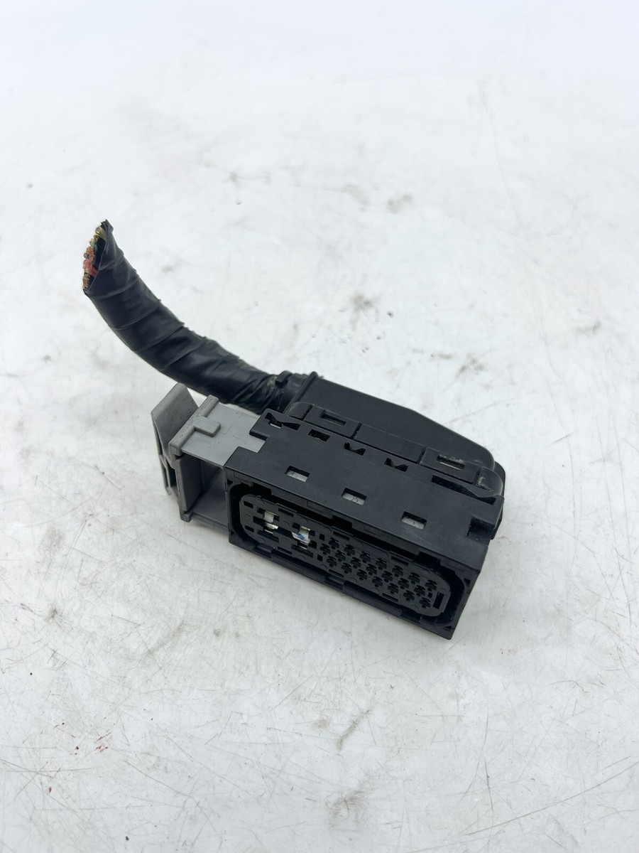 05-06 Hyundai Santa Fe ABS Pump Module Wiring Harness Plug