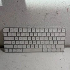 Apple Magic A2450 Silver/White Bluetooth Touch ID QWERTY Wireless Keyboard