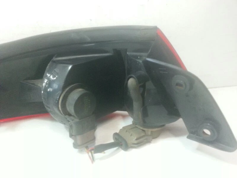 Luz trasera derecha pasajero sedán montada en cuarto para 98-02 ESCORT O91-162491 Foto 4 de 4