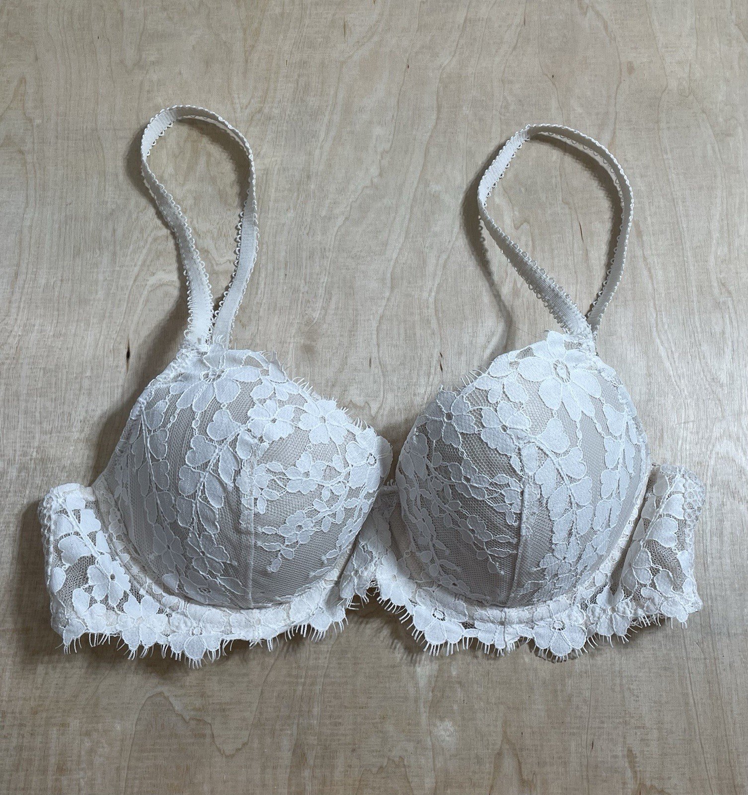Victoria's Secret Dream Angels Lined Demi Bra Size 32C White Lace
