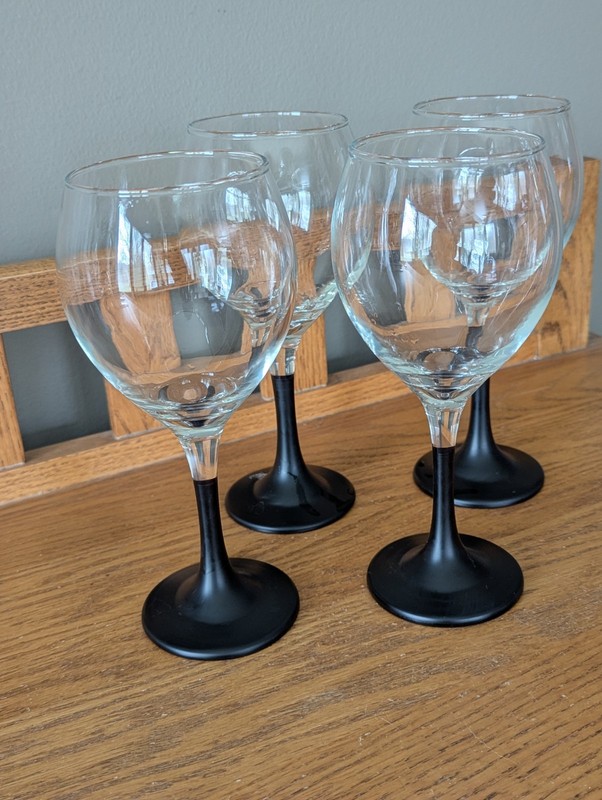 Vintage Luminarc  Domino  Signature Wine Glasses Set Of 4