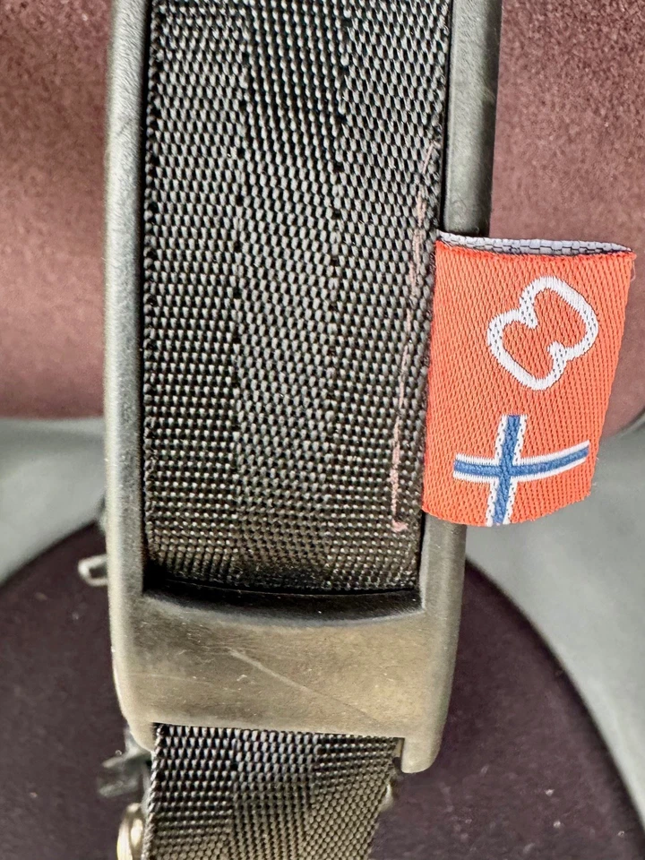 Hamax Caress Child Bike Seat, White/Black (Reflective & Adjustable) - Image 4 of 4