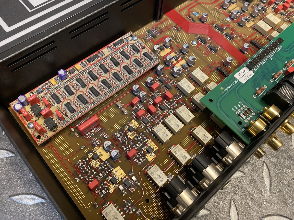 Mark Levinson No. 326S Line Stage Preamplifier with Remote Mark Levinson No. 326S Line Stage Preamplifier with Remote
