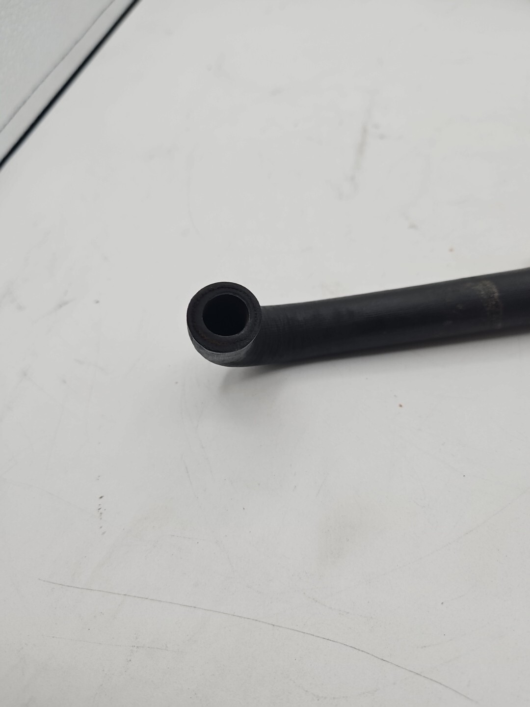 BENTLEY & ROLLS ROYCE HEATER HOSE (Heater matrix to water pump) (UR5491)
