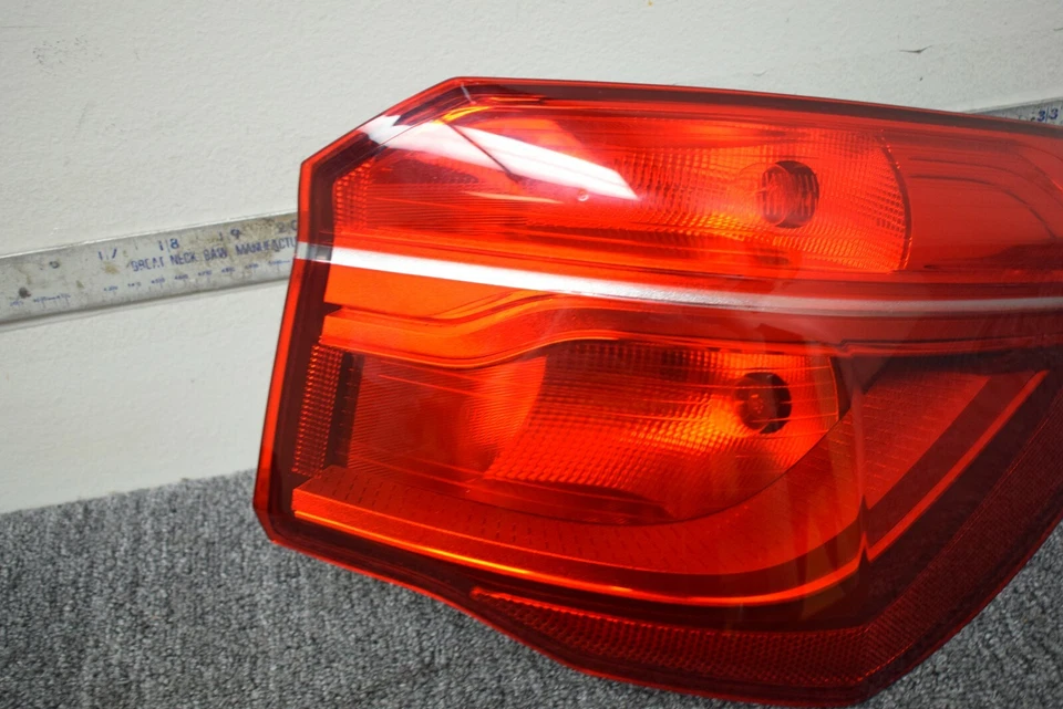 2016-2018 BMW X1 RIGHT SIDE TAIL LIGHT FACTORY OEM - Image 2 of 4