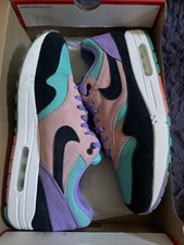 have a nike day air max toddler