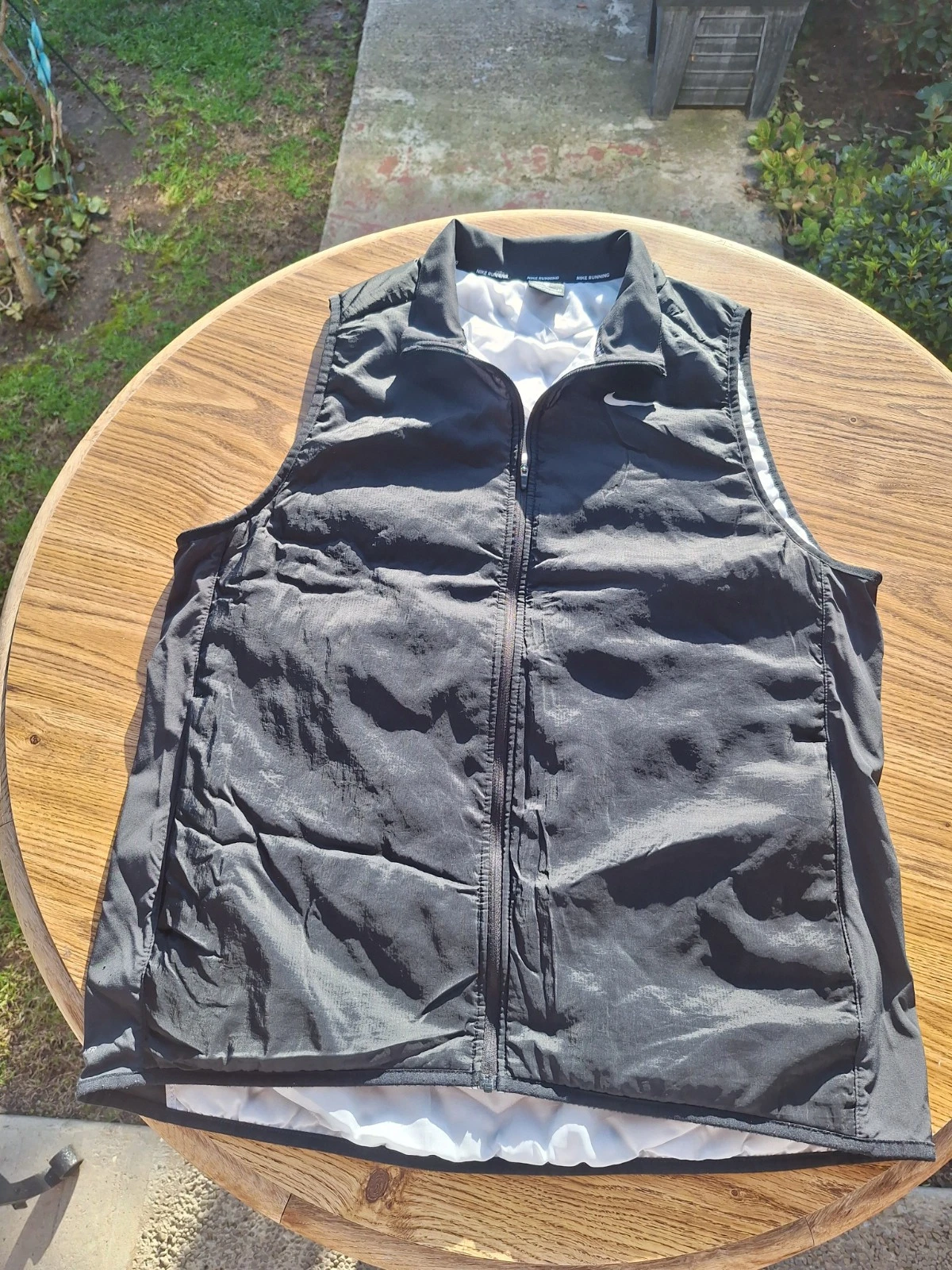 Nike Aerolayer Men's Black Water-Repellant Cold Weather Running Vest - Size XL