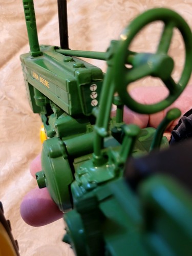 ERTL JOHN DEERE G, DIECAST TRACTOR, 1:24 SCALE - Picture 8 of 9