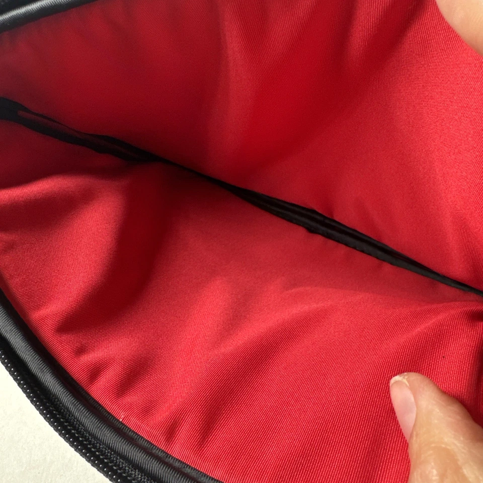 "Funda para tableta Kate Spade New York a lunares 10"" blanco y negro" Foto 4 de 4