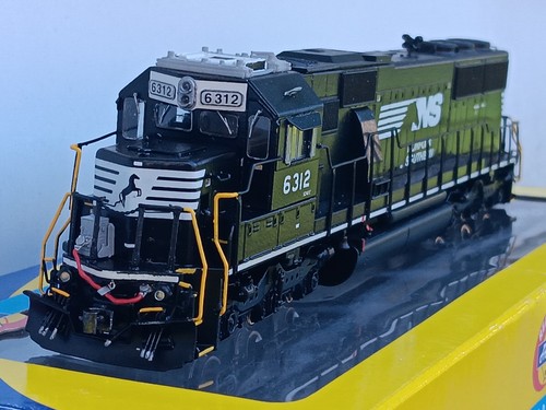 Athearn RTR Norfolk Southern SD40E personalizado con sonido DCC y Tsunami2 y más 6312 | Condition: New